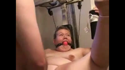 Deutsche Amateurin mit dickem Arsch liebt Analsex