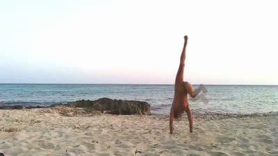 Sexy Couple's Public Beach Adventure