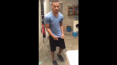 Big-Cock Striptease and Masturbation by Amateur Hunk