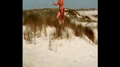 Vintage German Nudists at the Beach - Sonnenfreunde 1980