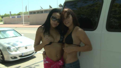 Sara May-And-Lara Tinelli-Caluroso Y Sudoroso Trío Sobre Ruedas-(Cumlouder)