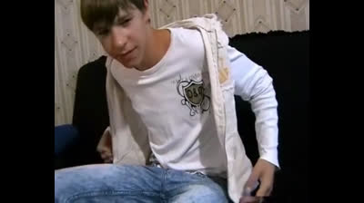 Sweaty Six: Amateur Twinks' Cum Tribute Handjob