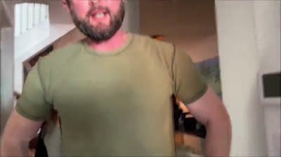 _padrastro_comparte_con_su_novio_