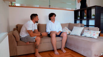 Heißer Dreierfick mit versauter Eheschlampe