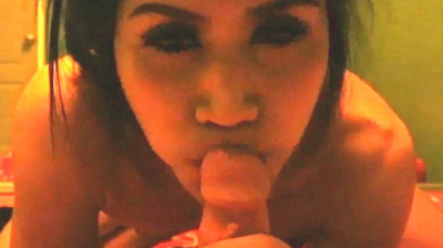 Amateur Thai tranny sucks and fucked bareback