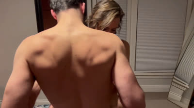 Geile Blondine vertragt auch zwei Schwanze