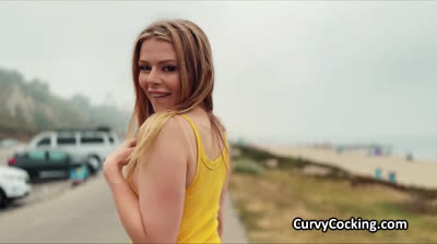 Busty rollerblading hottie craves for strangers dick