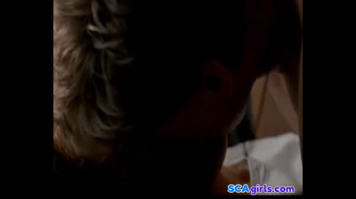 Suomalainen julkkis Irina Bjorklund Softcore-makuuhuonekohtauksessa