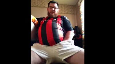 Bear Hunk Masturbating Solo