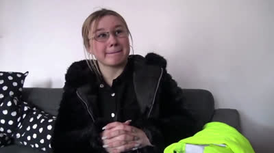 Kleines Biest zum Ficken aufgerissen