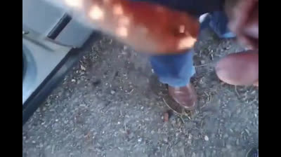 Daddy me folla en el parking - Amateur Bareback Outdoor Fuck