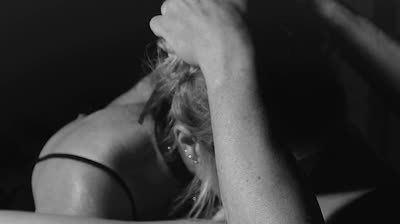 Sinnliches Maadel mit Augenbinde gefickt