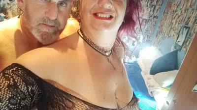 Corrida en las tetazas de mi rubia!!