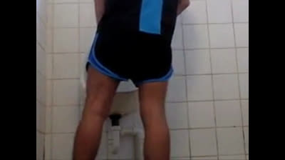 Bareback Amateur Anal in the Bathroom