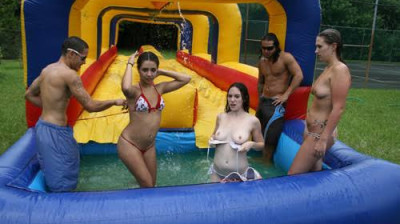 Resbalándose y deslizándose por todo el pene