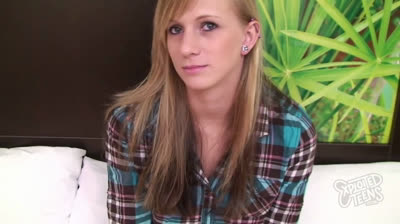 Junges gepierctes Luder zum Sex verfaehrt