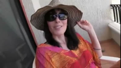 Reifes Flittchen besorgt es mir am Balkon