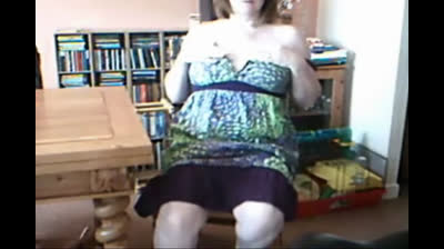 British Mom Betty Masturbates On The Table