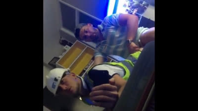 Bareback Amateur Fucks a Construction Worker