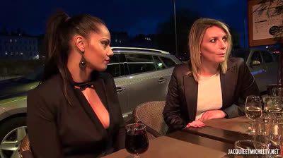 J&M - Clelie And Emma Klein Club Market In Lyon