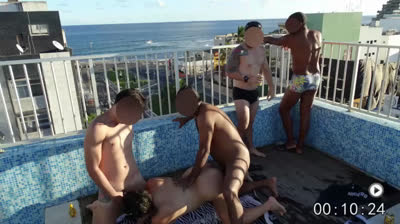 Marido siendo humillado