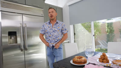 Sneaky Wives Swapping Brunch is a cummy success - Chloe Surreal & Cami Strella