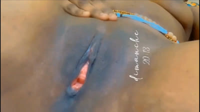 J'aime bien me faire pénétré ma petite chate Regarde ❤️ ?