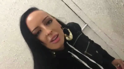 Auslaandische Nutte in Tiefgarage gefickt