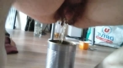 Je pisse dans le pot