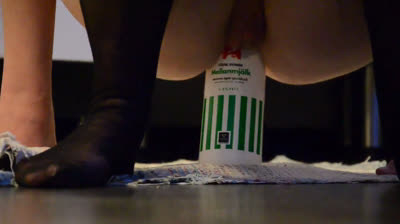 Analer Orgasmus beim Reiten in der Flasche