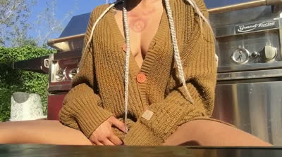 Schaane Maid mit extrem geiler Fotze